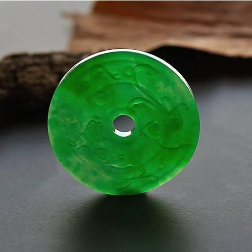 冰种翡翠与葡萄石的区别在哪 冰种翡翠与葡萄石哪个好 