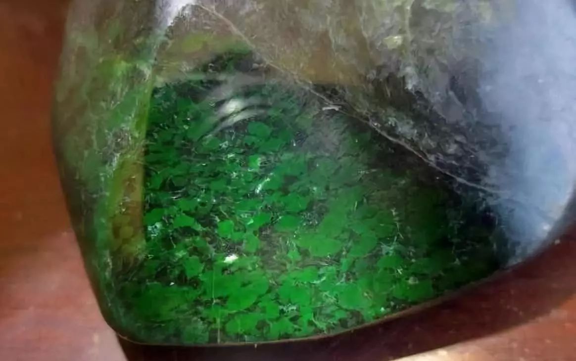 铁龙生翡翠到底值不值钱？  第2张