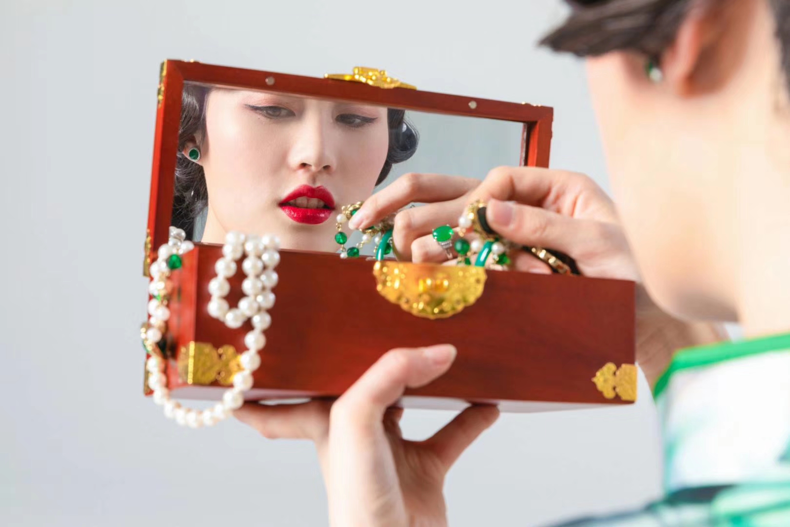 翡翠赌石在未来的翡翠市场中会如何发展？  第6张