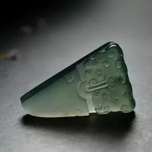 墨翠翡翠手镯价格如何才能买到高性价比的翡翠？  第3张