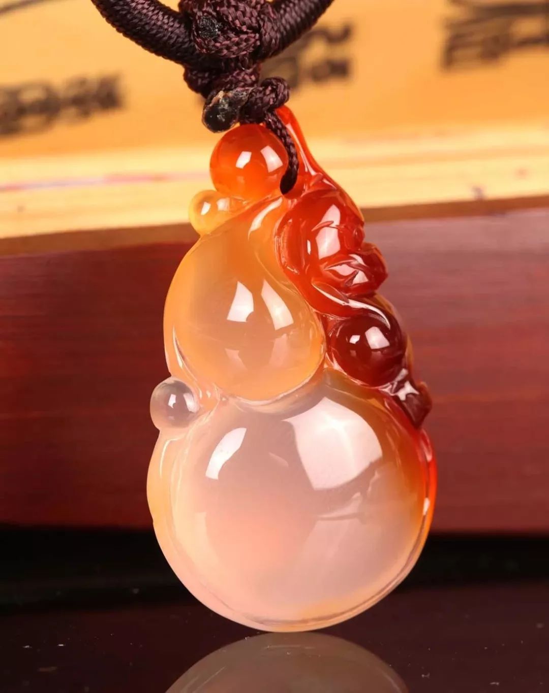 揭秘：一小块玉髓卖到了350万？  第7张