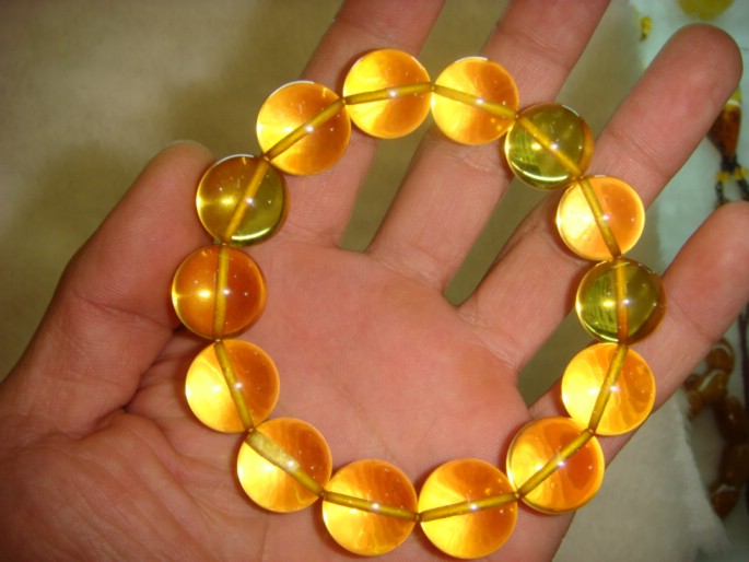 琥珀价格漫谈：琥珀多少钱一克？  第2张