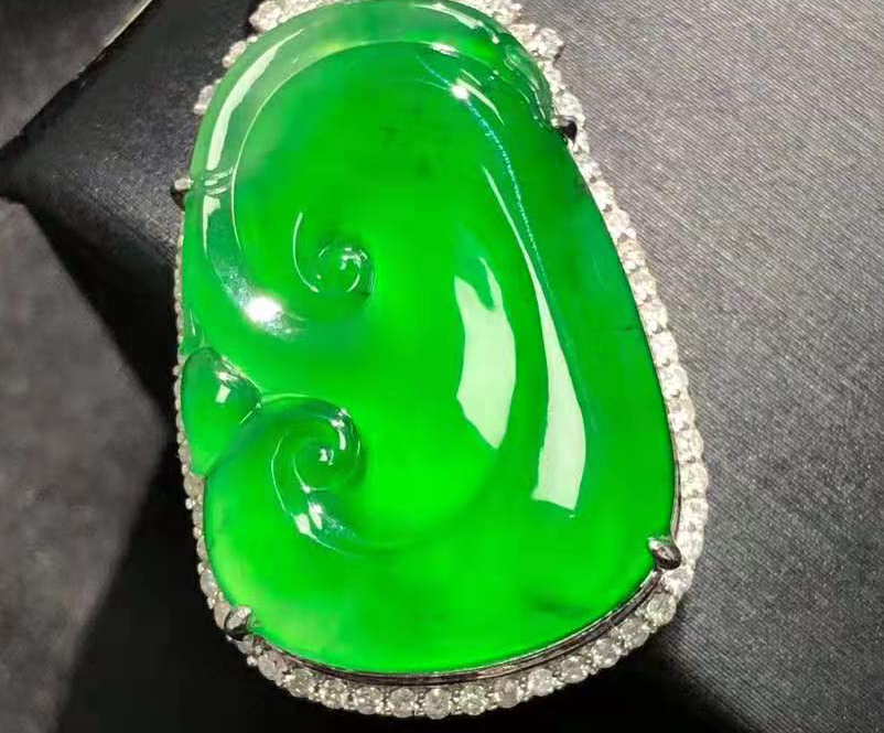 冰种无色翡翠值钱吗了解了百元与百万元翡翠的区别  第1张