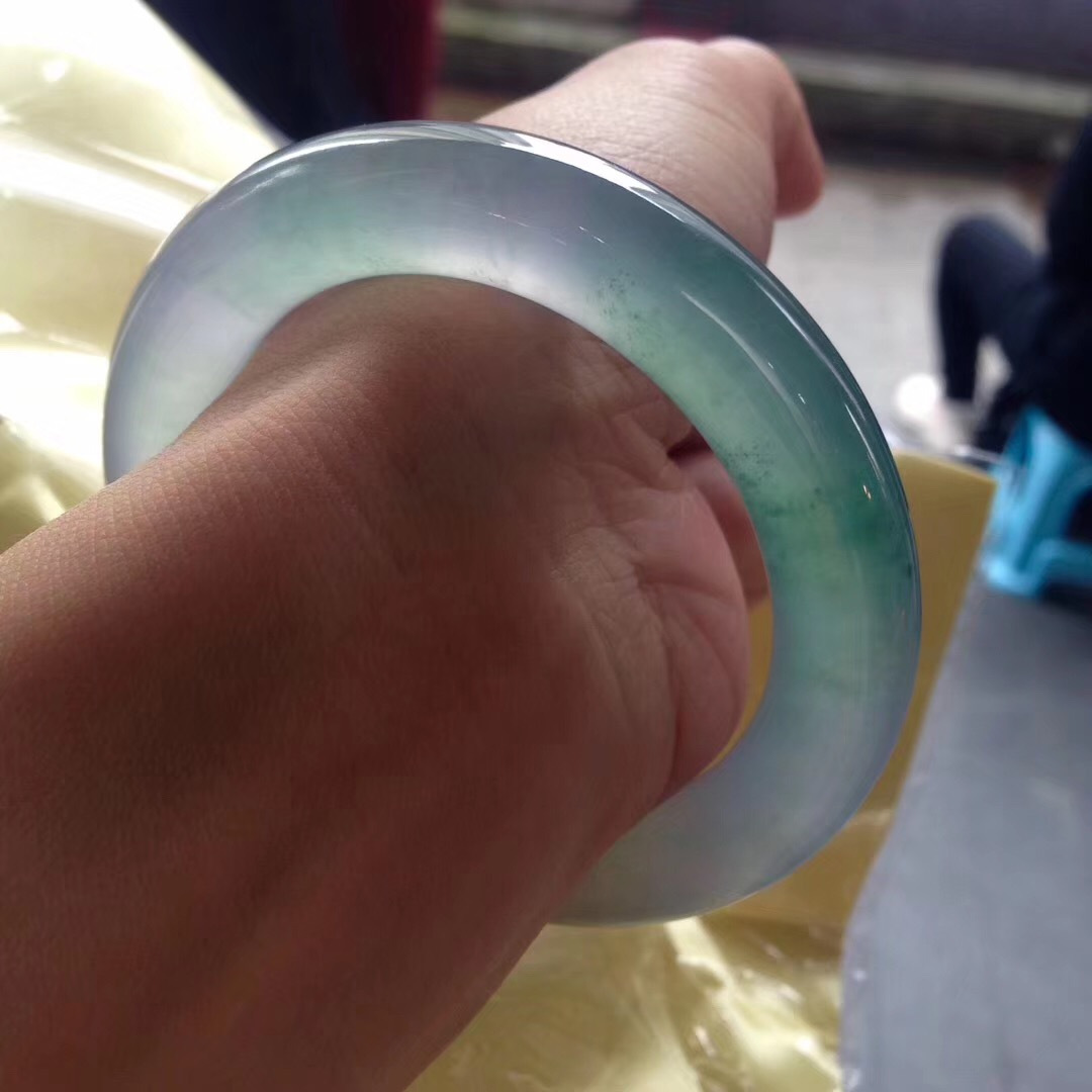 什么样的翡翠升值潜力更大，更具收藏价值呢？  第1张