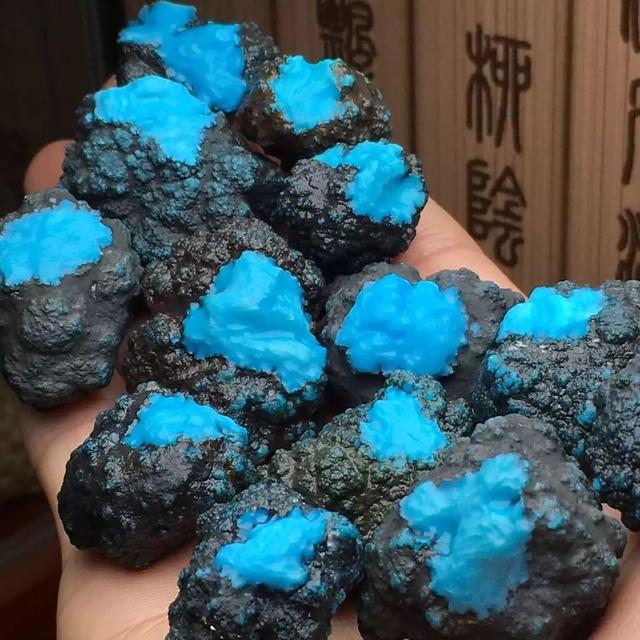 中国翡翠批发哪里出产的绿松石价值最高？  第8张