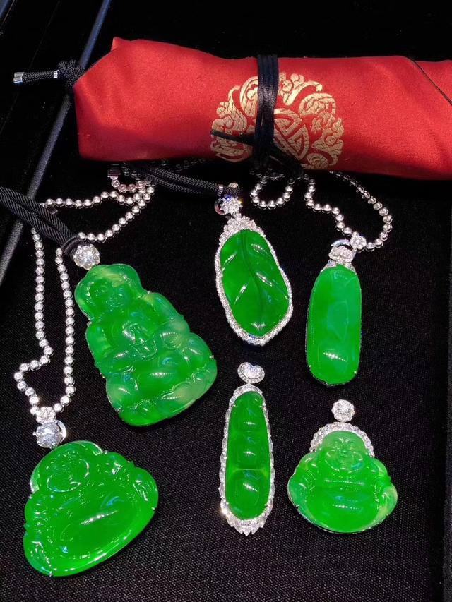 翡翠手镯石性现阶段，为何翡翠价格还持续上涨  第5张