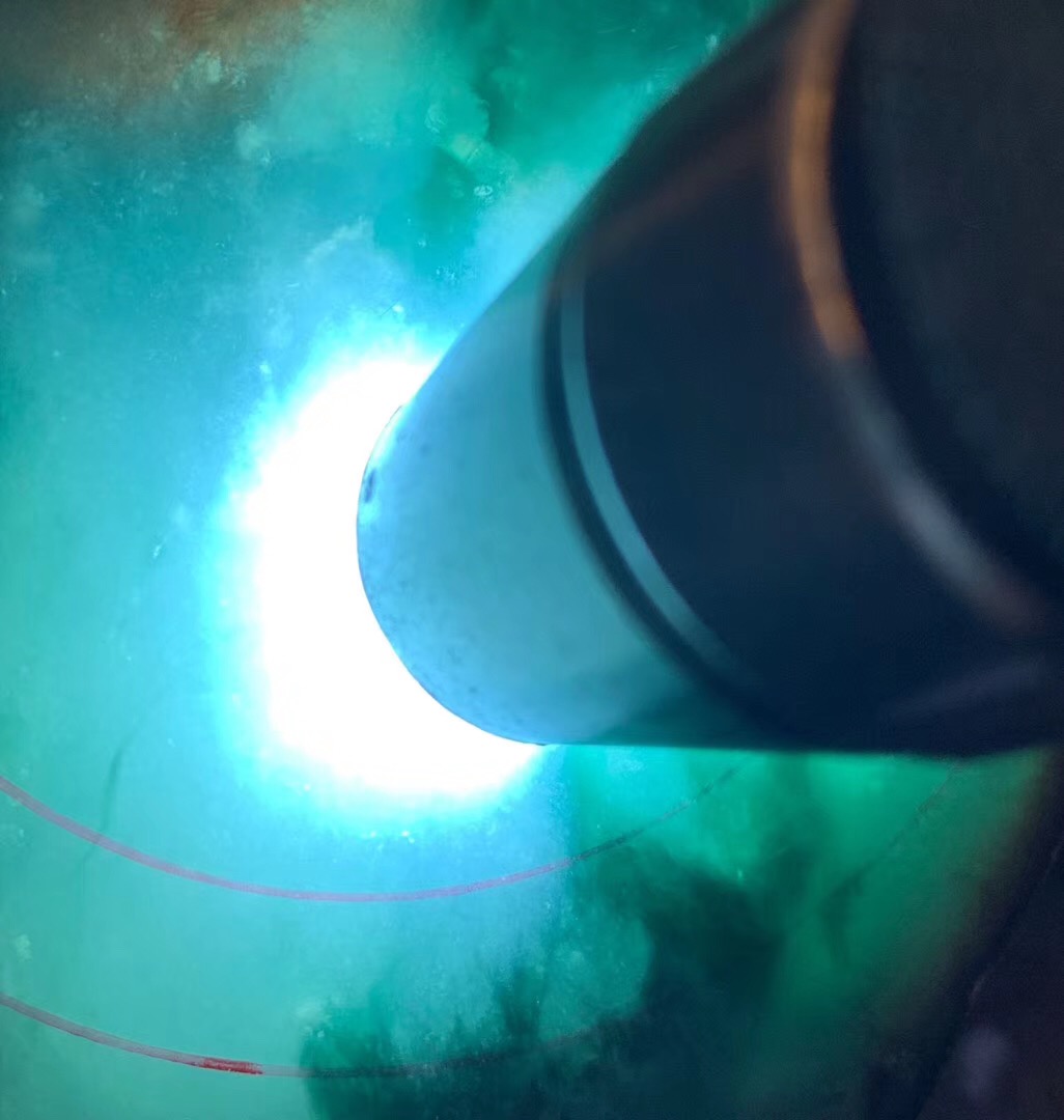 河边捡到的翡翠原石图2019翡翠原石市场持续上涨  第3张