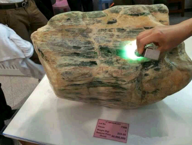 保定市翡翠鉴定翡翠是观望还是入手？2020年翡翠价格走势  第8张