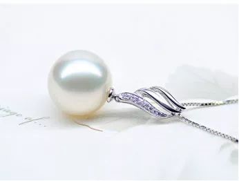 南洋珍珠和AKOYA珍珠作为升值黑马，很受市场关注，哪个更值得入手呢？  第14张