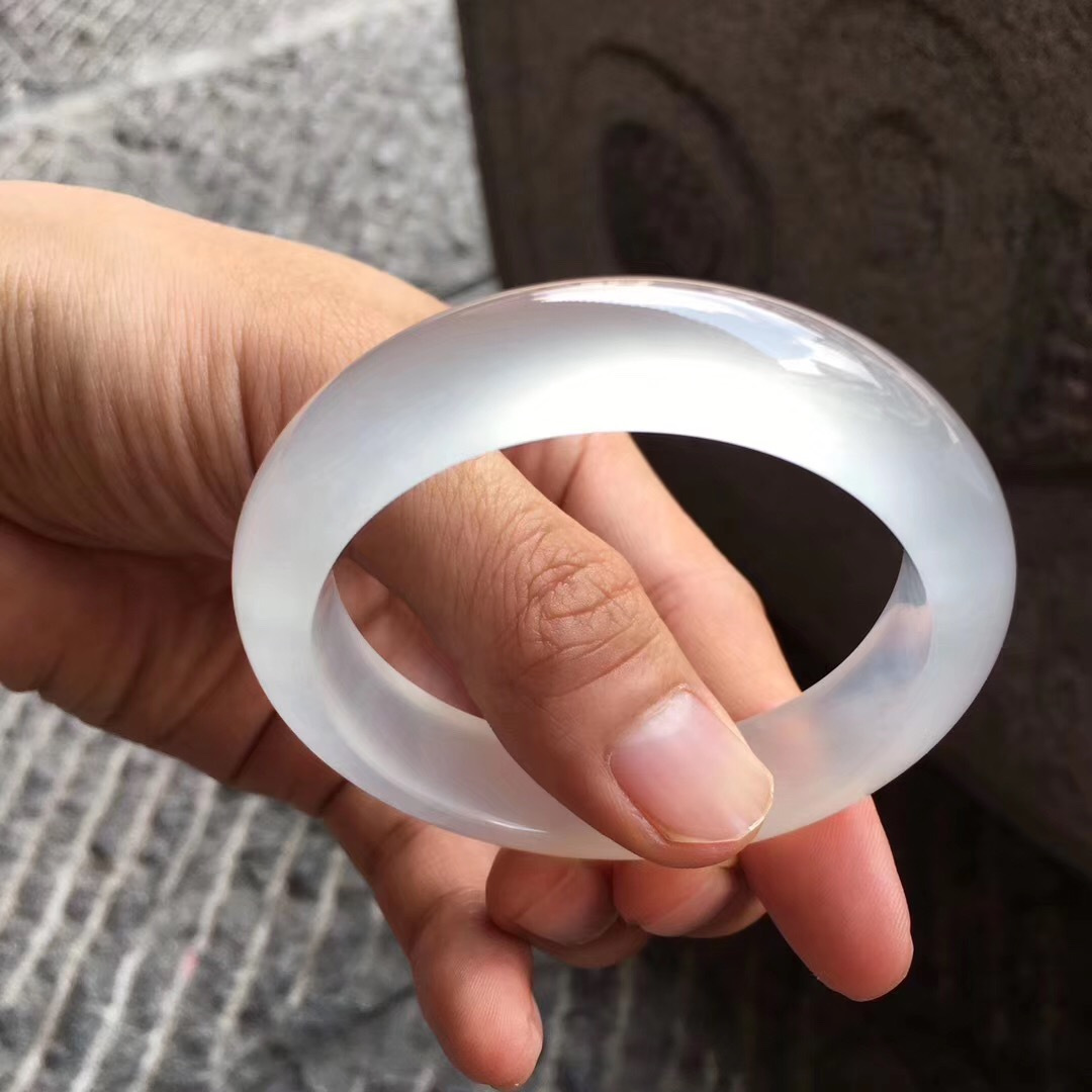 看清翡翠行业现状，正确把握机遇与挑战！  第3张