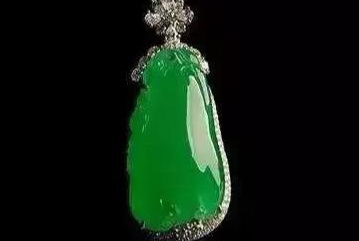 女孩戴翡翠手镯好吗现在的翡翠市场到底是什么情况？行家告诉你  第1张