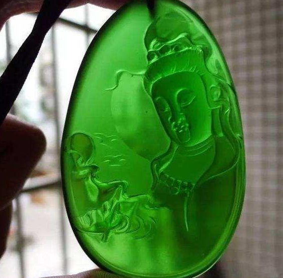 沙河翡翠城多少钱一平玻璃种翡翠价格为何总是有价无市？原因在哪里？  第3张