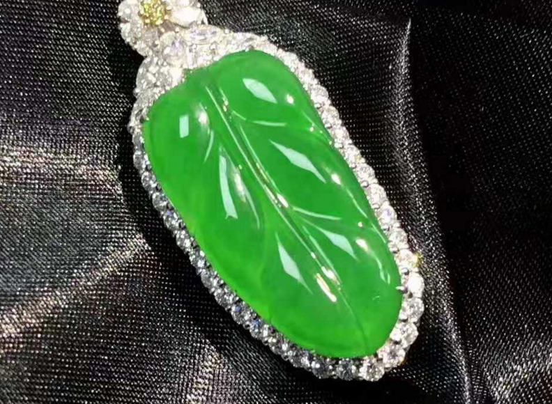 不能称斤算价格的翡翠，该如何判断它的价值呢？  第5张