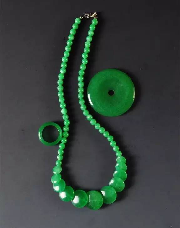 翡翠观音配崖柏挂绳世界各地的玉石，一起看看  第7张