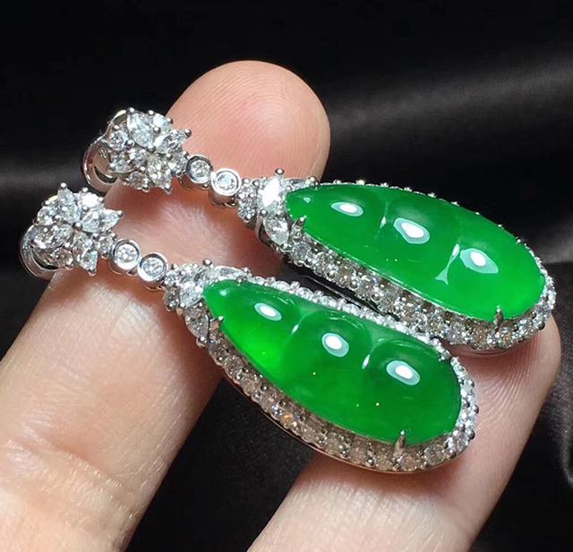 翡翠手镯石性现阶段，为何翡翠价格还持续上涨  第8张