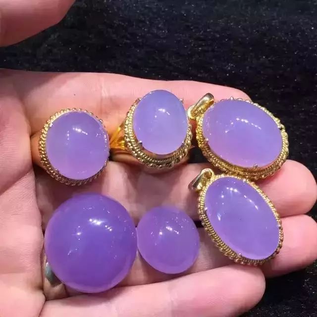 真的翡翠玉手镯多少钱几十万的翡翠蛋面用白纸包装，有什么说头？  第8张