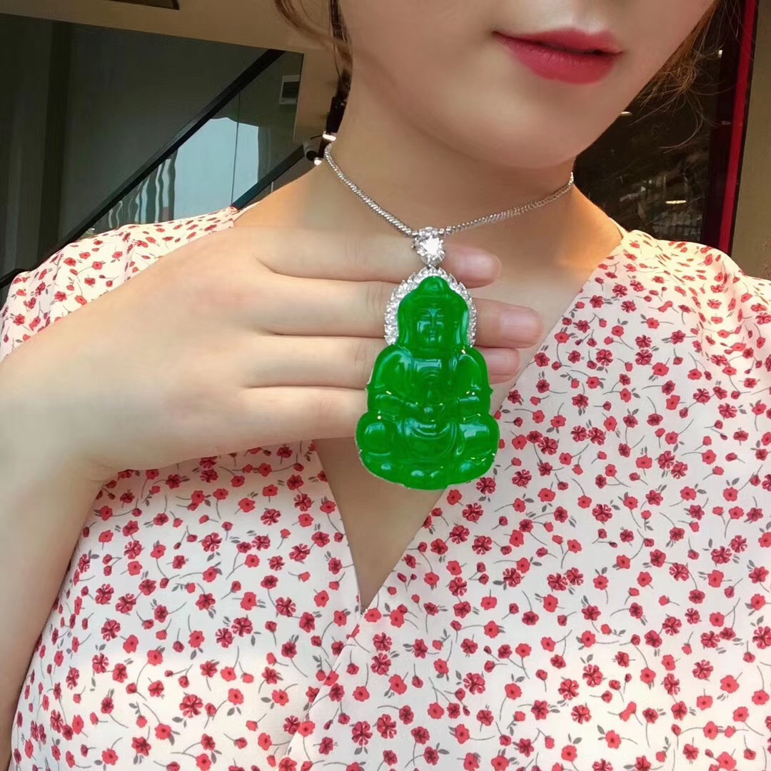 看清翡翠行业现状，正确把握机遇与挑战！  第2张