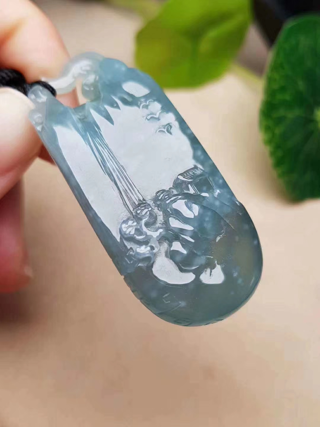 翡翠赌石在未来的翡翠市场中会如何发展？  第1张