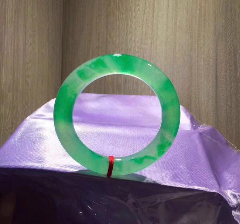 开个翡翠店怎么样什么款式的翡翠，保价升值率高？  第1张