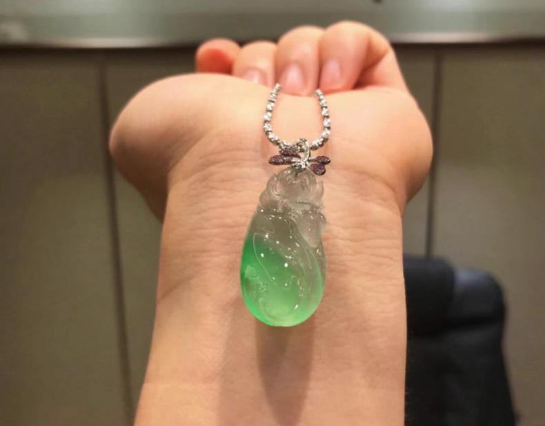 腾冲翡翠手镯价格翡翠的色根指什么？会对价格有影响吗？  第6张