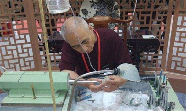 翡翠都很贵吗？其实翡翠的价格由这几点因素决定  第5张