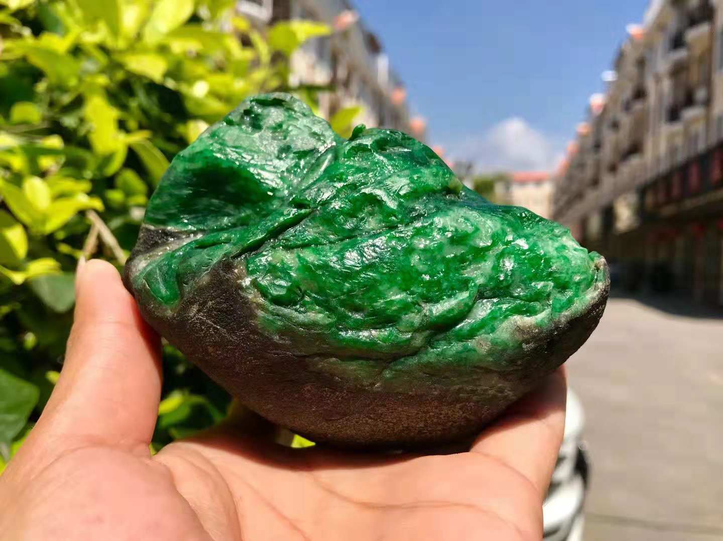 翡翠手镯是扁的吗为什么翡翠的价格没有一个准确的衡量标准呢？  第1张