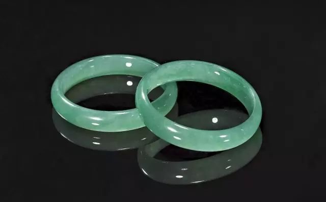 都说翡翠升值空间大，为啥你买的翡翠手镯一直在掉价！  第8张