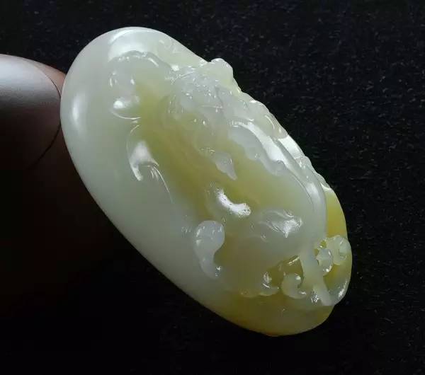 翡翠观音配崖柏挂绳世界各地的玉石，一起看看  第5张