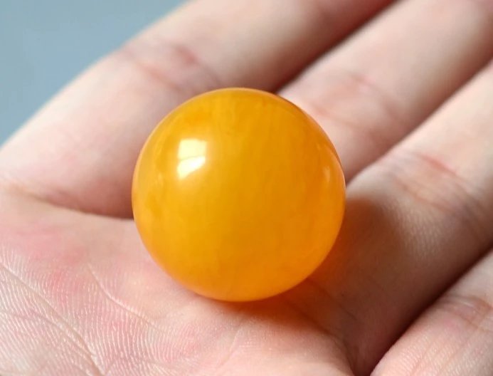 看天然琥珀价格走势，收藏价值如何？  第1张