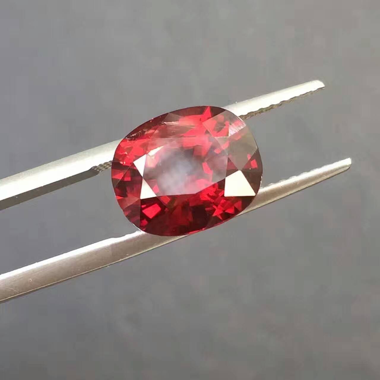 200年来,这种宝石价格涨1000倍,成为宝石界最具收藏潜力的宝石 第3张