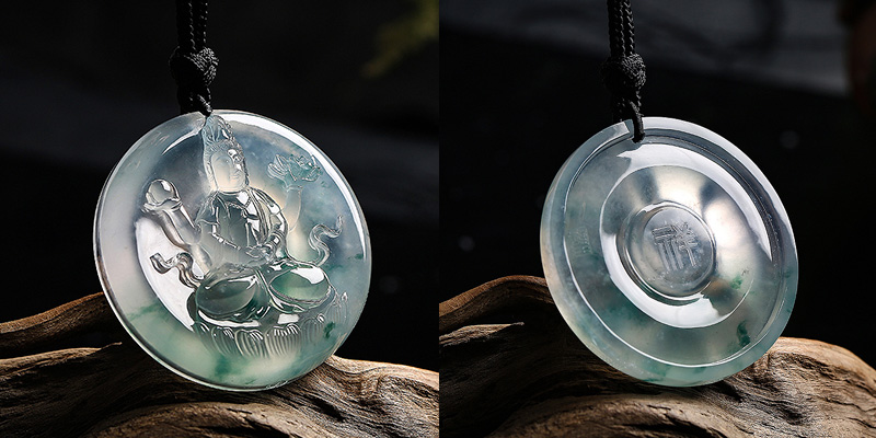 苏富比翡翠吊坠同样一块翡翠，为什么带点飘花价格就要贵？  第7张