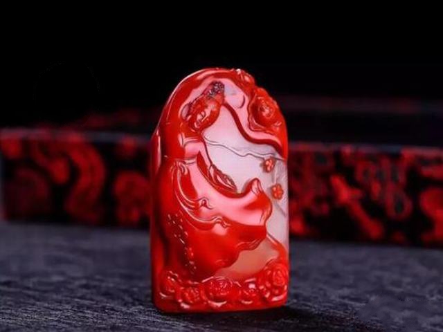 淡阳绿什么样的南红升值潜力更大，更值得收藏？  第1张