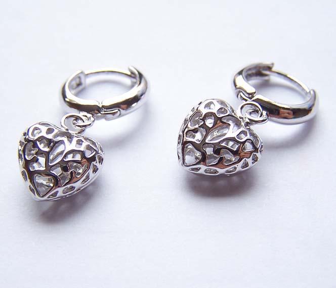 男带翡翠白金和黄金相比哪个更有投资价值？事实证明是白金  第3张