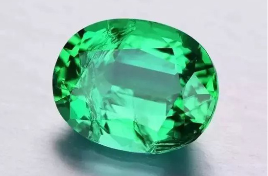 祖母绿戒指价格多少了？  第3张