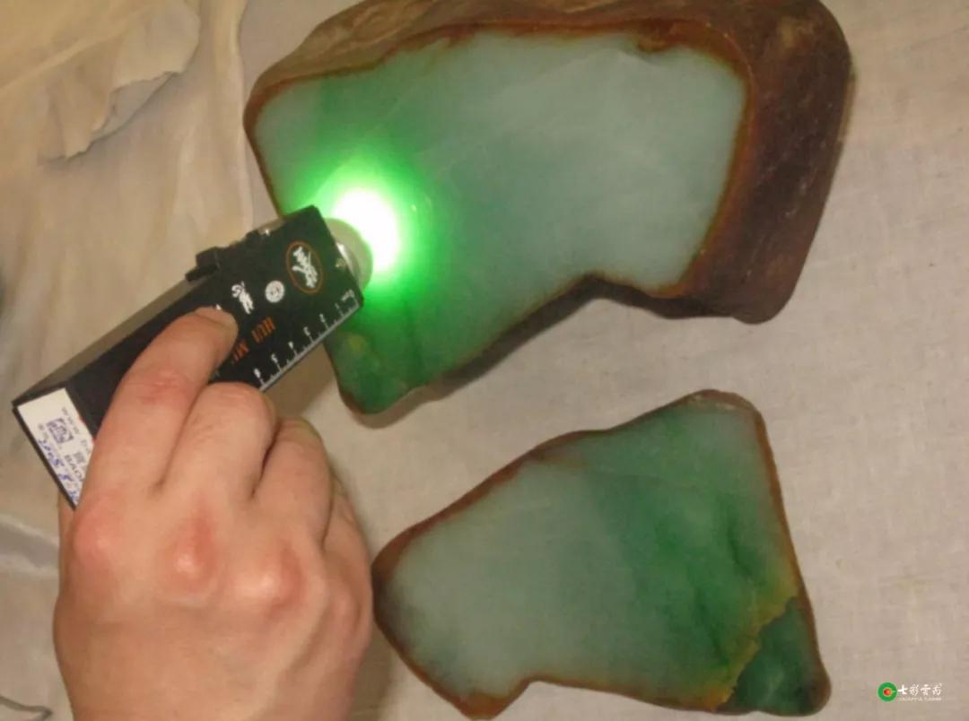 翡翠鉴定书怎么看真假翡翠价格不断上涨，你还坐的住吗？  第3张