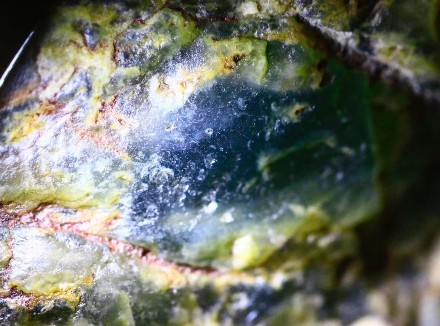 缅甸翡翠矿山开矿视频最实际的翡翠行情分析  第4张