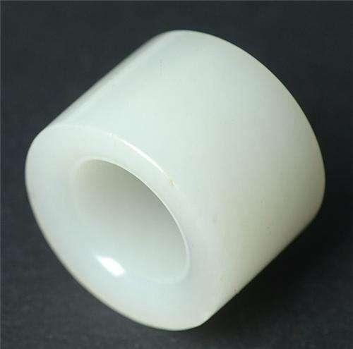 全国最大的玉石成品批发市场在哪里羊脂白玉与和田玉白玉十分相似，如何区分呢？  第1张