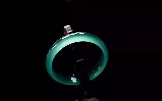 它称为翡翠界的“蓝色妖姬”，据说未来10年可能比房子还要值钱  第6张