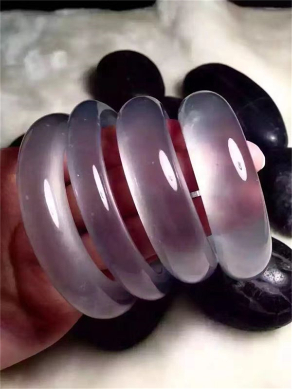 翡翠都很贵吗？其实翡翠的价格由这几点因素决定  第3张