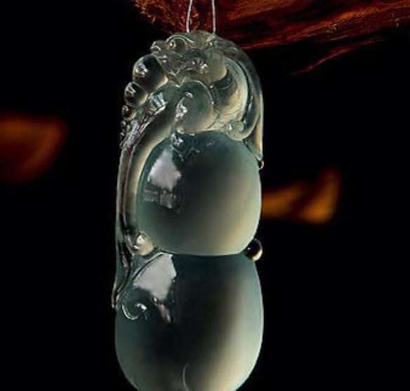 沙河翡翠城多少钱一平玻璃种翡翠价格为何总是有价无市？原因在哪里？  第1张