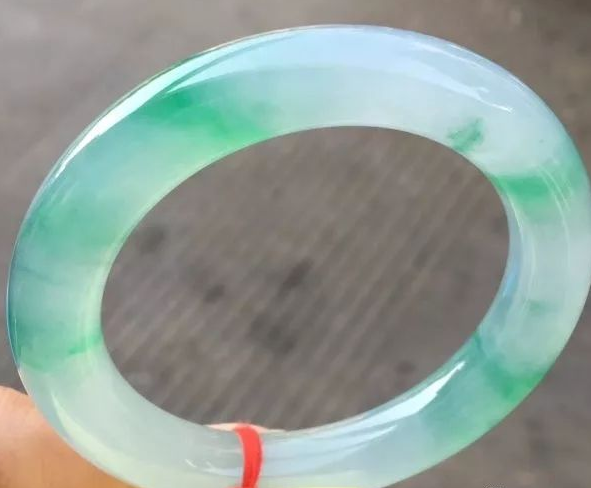 上好翡翠鉴定市场上几百块能买到A货翡翠吗？  第1张