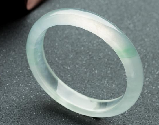 翡翠的价格涨的如此快，影响价格上涨的因素有哪些？  第2张