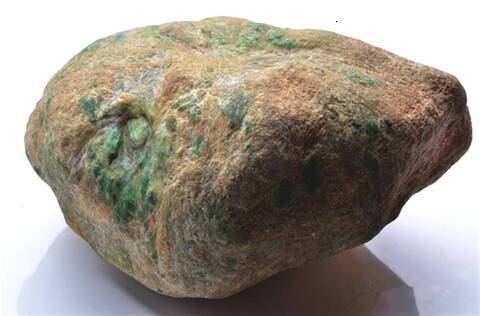 还敢贪便宜买这样的翡翠原石吗  第3张