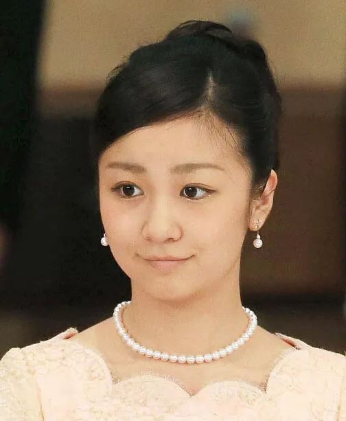 南洋珍珠和AKOYA珍珠作为升值黑马，很受市场关注，哪个更值得入手呢？  第2张