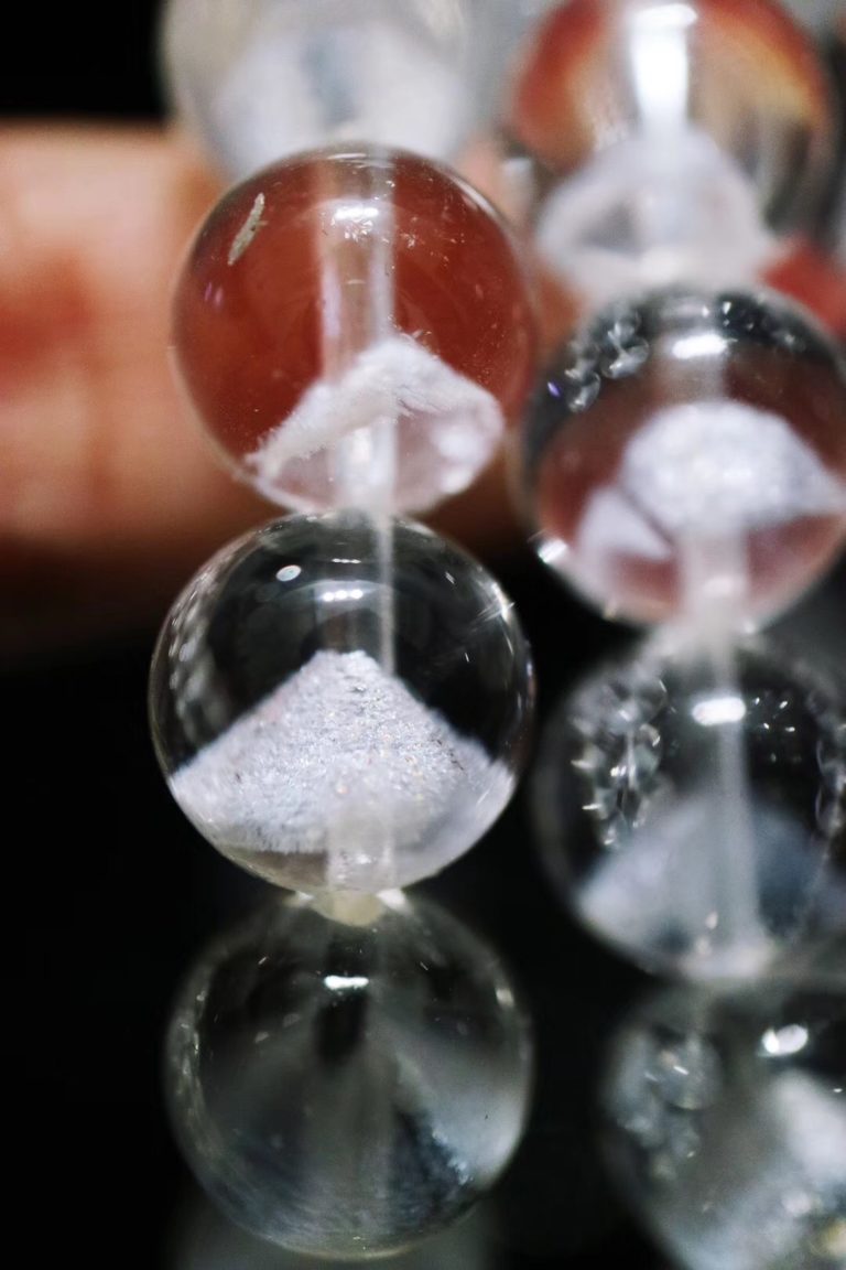 翡翠饰品的主要集散地白幽灵是白水晶吗？如何挑选白幽灵  第11张