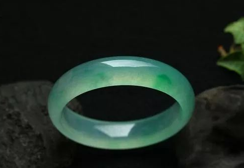 传言，翡翠能升值，具有投资价值，专家如何讲解  第1张