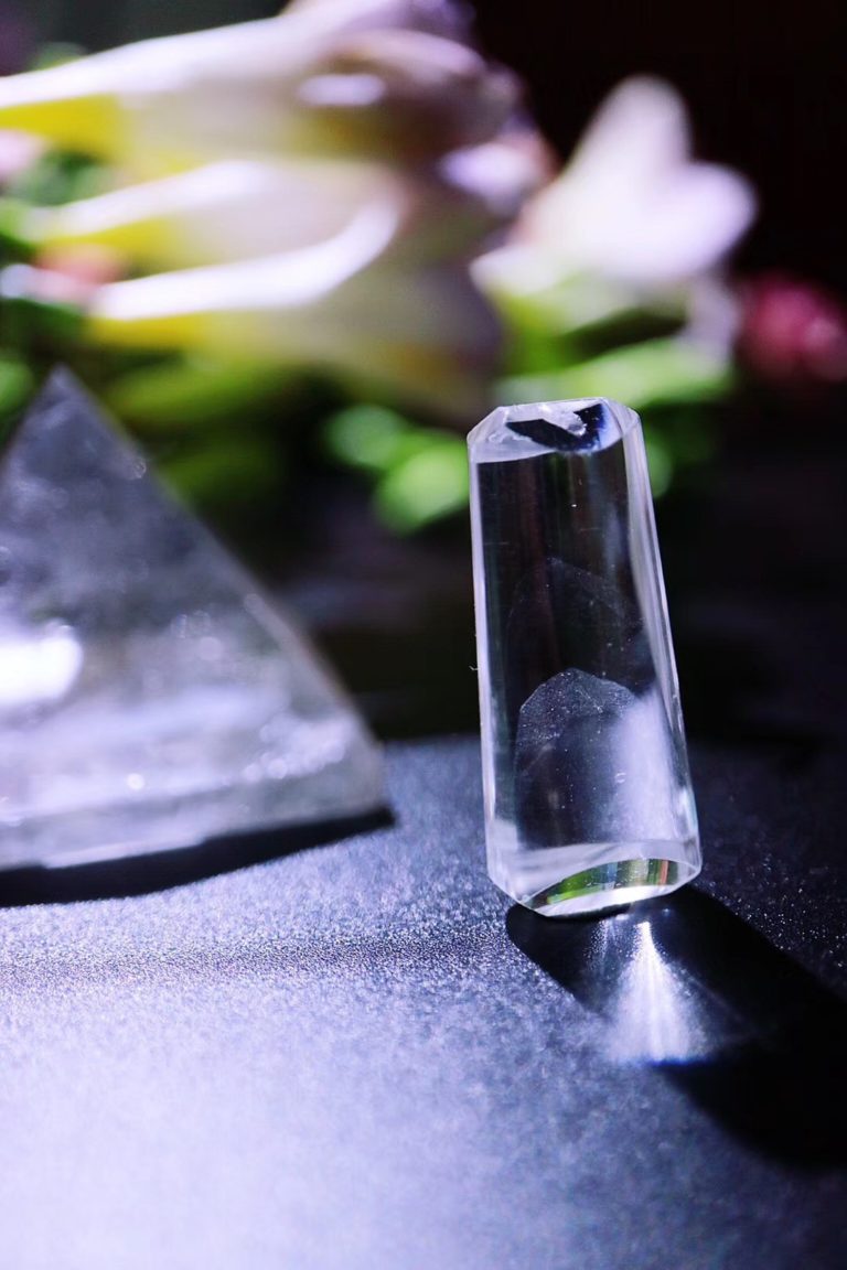 翡翠饰品的主要集散地白幽灵是白水晶吗？如何挑选白幽灵  第12张