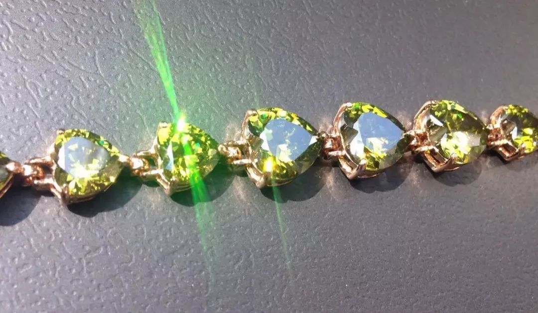 翠榴石：最贵最值钱的石榴石！  第10张