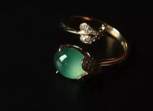 它称为翡翠界的“蓝色妖姬”，据说未来10年可能比房子还要值钱  第5张