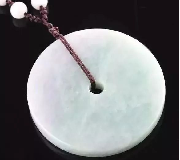 上好翡翠鉴定市场上几百块能买到A货翡翠吗？  第4张